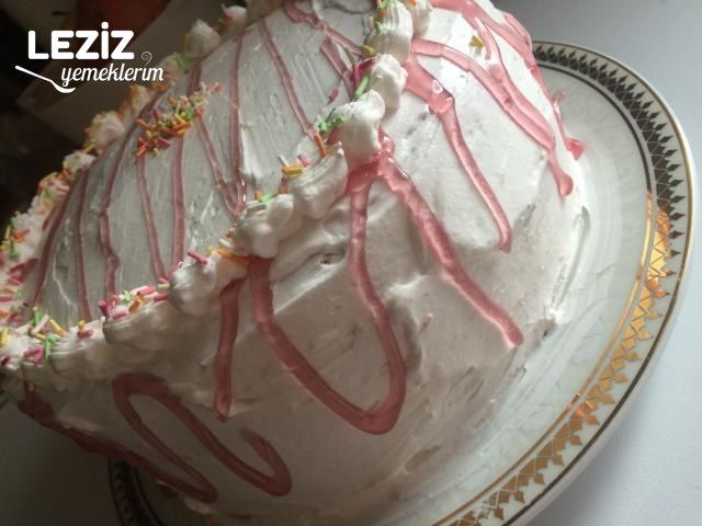 Muzlu Yaş Pasta Nasıl Yapılır