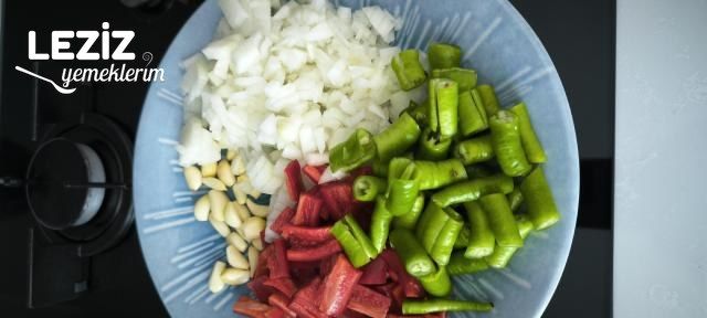 Fırında Etsiz Patlıcan Yemeği