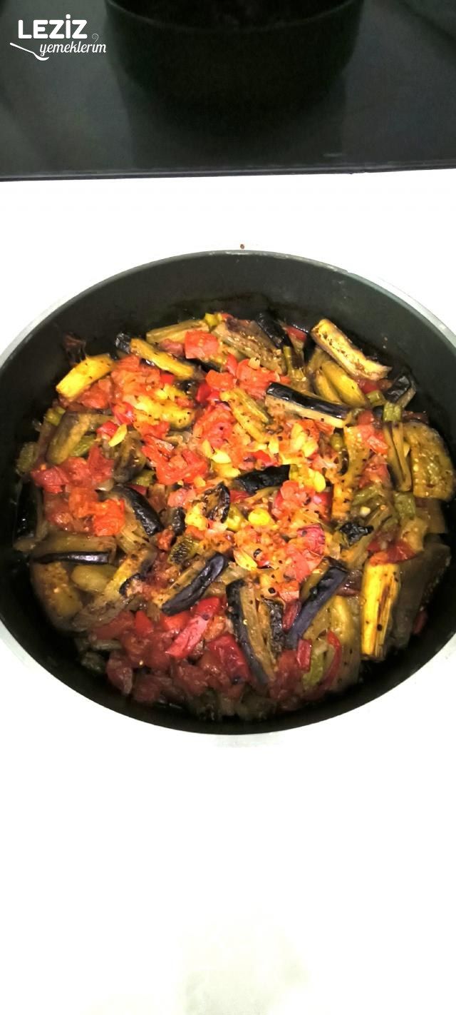 Fırında Etsiz Patlıcan Yemeği