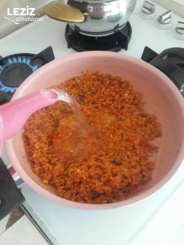 Nefis Sebzeli Bulgur Pilavı