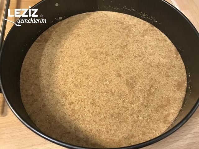 Çilekli Cheesecake (Tam Kıvamında)