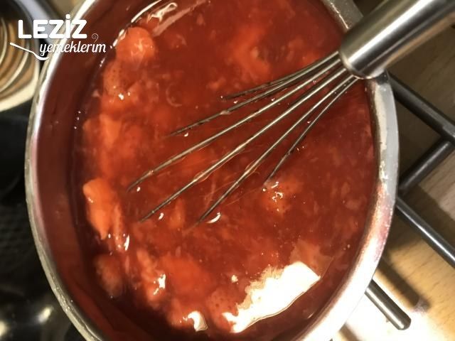 Çilekli Cheesecake (Tam Kıvamında)