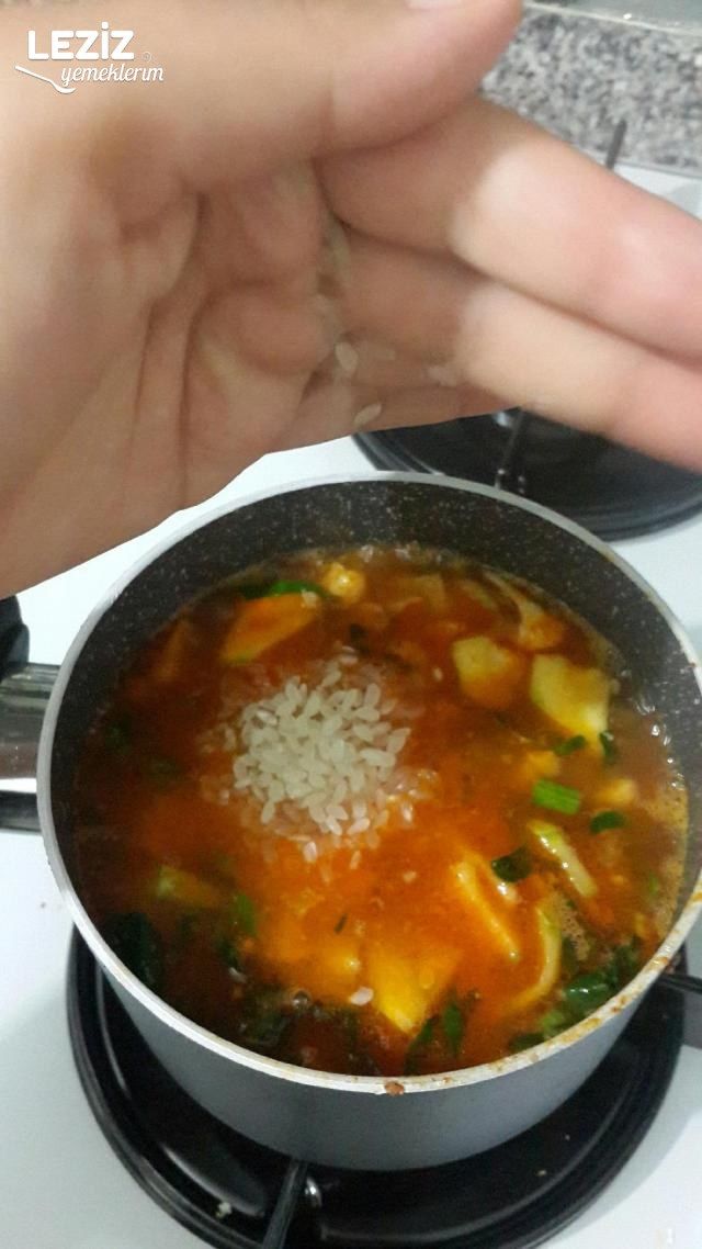 Pirinçli Sebze Türlüsü Çorbası