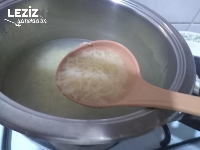 Şehriyeli Yoğurt Çorbası (10 Dakikada Hazır)