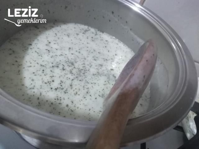 Şehriyeli Yoğurt Çorbası (10 Dakikada Hazır)