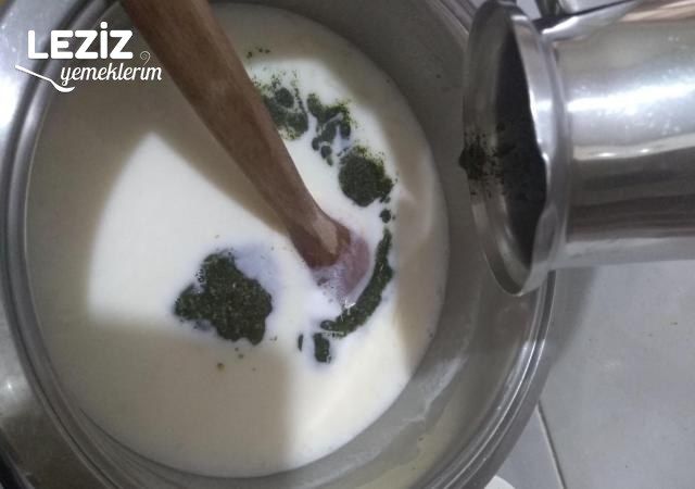 Şehriyeli Yoğurt Çorbası (10 Dakikada Hazır)