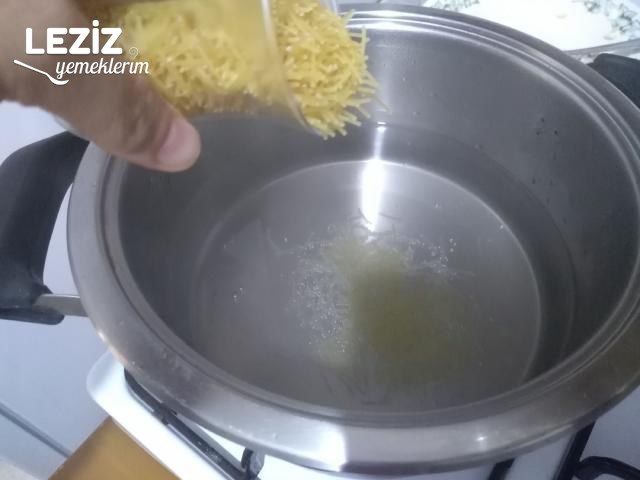 Şehriyeli Yoğurt Çorbası (10 Dakikada Hazır)