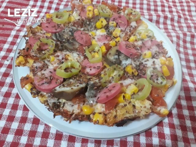 Kahvaltıya Omlet Tabanlı Pizza