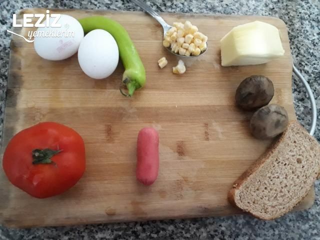 Kahvaltıya Omlet Tabanlı Pizza