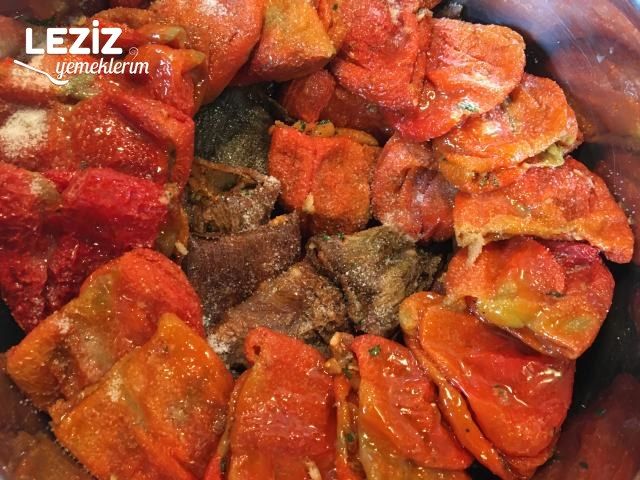 Kuru Patlıcan Ve Kuru Biber Dolması