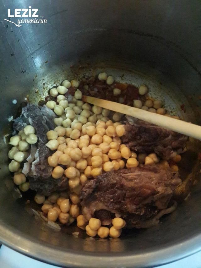 Kaburgalı Nohut Yemeği