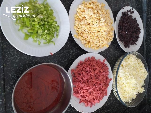 Enfes Tepsi Pizzası