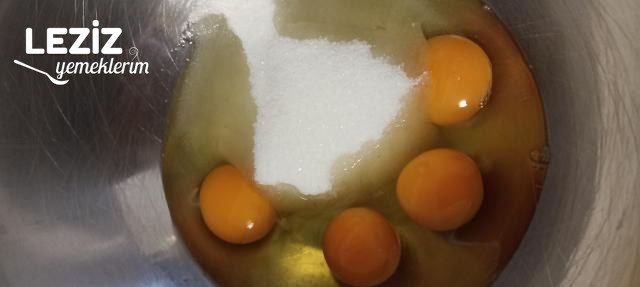 Muffin Kalıbında Karışık Çikolatali Kapkek Tarifi