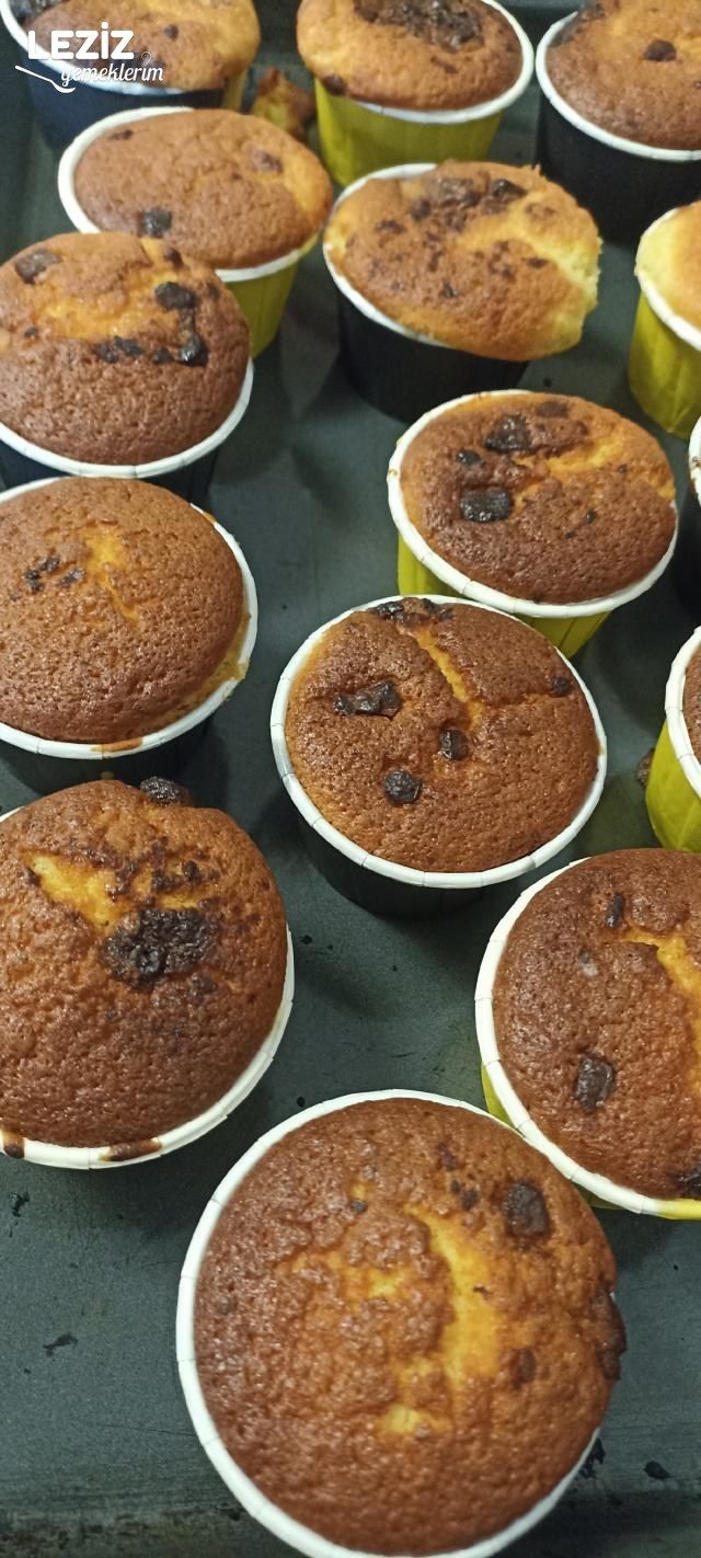 Muffin Kalıbında Karışık Çikolatali Kapkek Tarifi