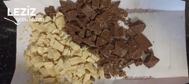 Muffin Kalıbında Karışık Çikolatali Kapkek Tarifi