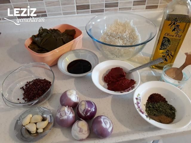 Zeytinyağlı Sarma (Resimli)