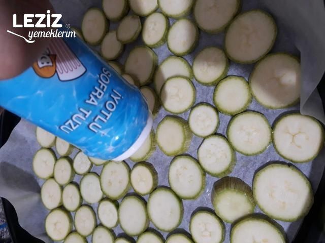 Dip Sos Eşliğinde Fırında Kabak Kızartması