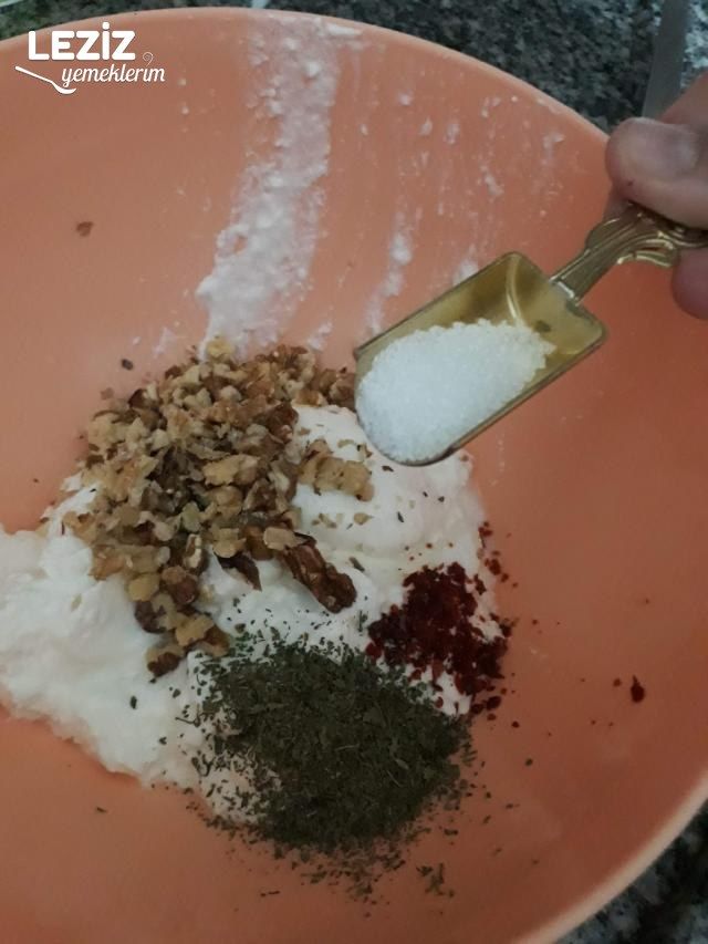 Dip Sos Eşliğinde Fırında Kabak Kızartması