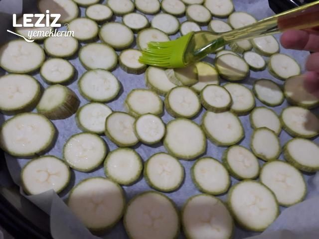 Dip Sos Eşliğinde Fırında Kabak Kızartması