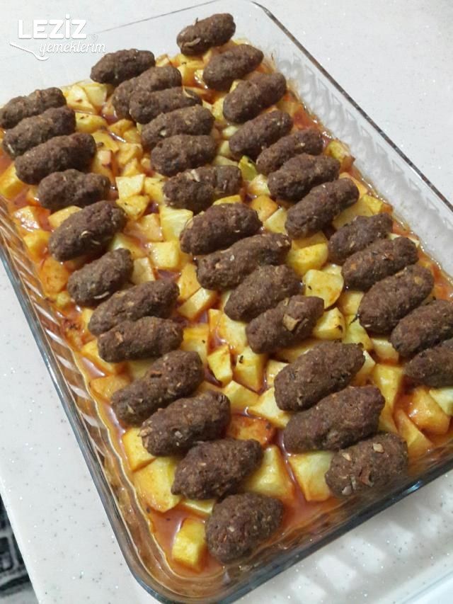 Fırında Soslu Köfte Patates