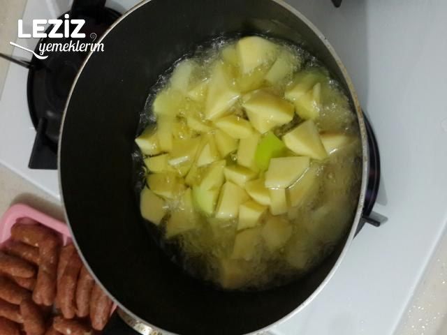 Fırında Soslu Köfte Patates