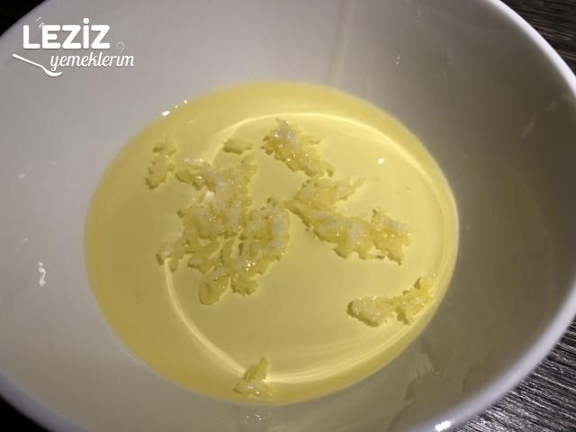 Peynirli Sarımsaklı Ekmek