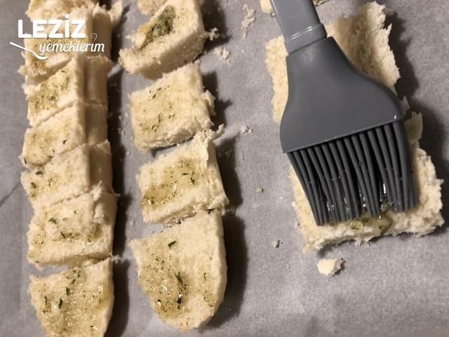 Peynirli Sarımsaklı Ekmek