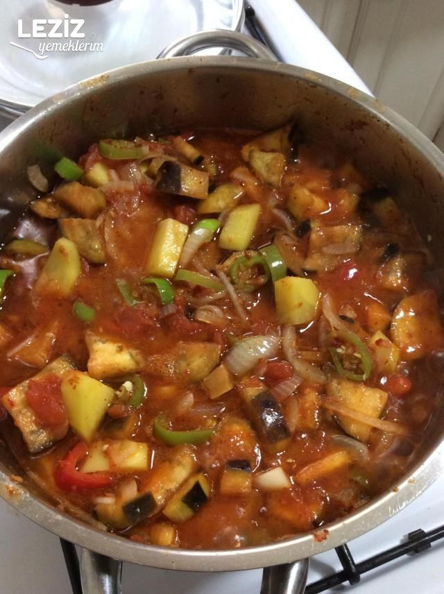 Zeytinyağlı Patatesli Patlıcan Yemeği