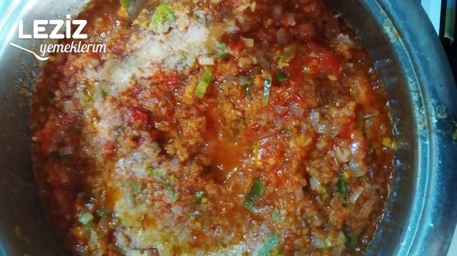 Meyhane Pilavı Tarifi (Domatesli Bulgur Pilavı)