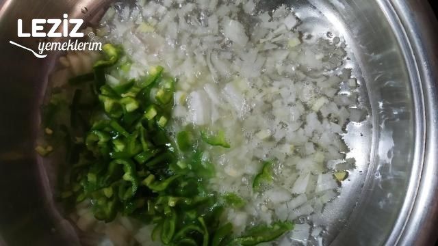 Meyhane Pilavı Tarifi (Domatesli Bulgur Pilavı)