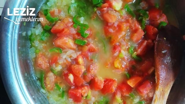 Meyhane Pilavı Tarifi (Domatesli Bulgur Pilavı)