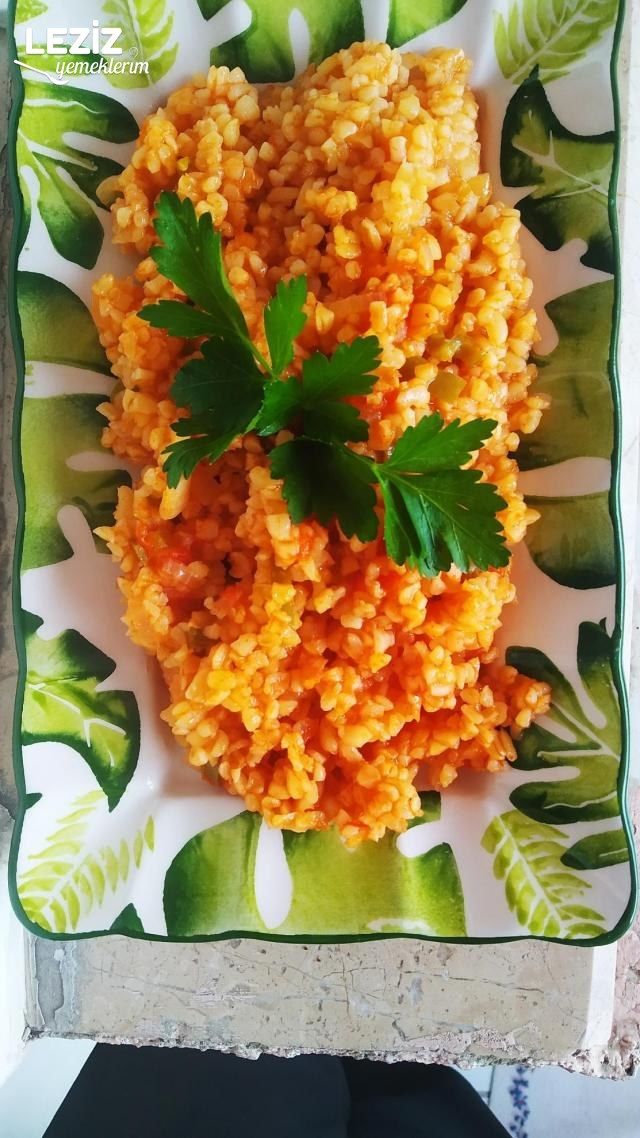Meyhane Pilavı Tarifi (Domatesli Bulgur Pilavı)