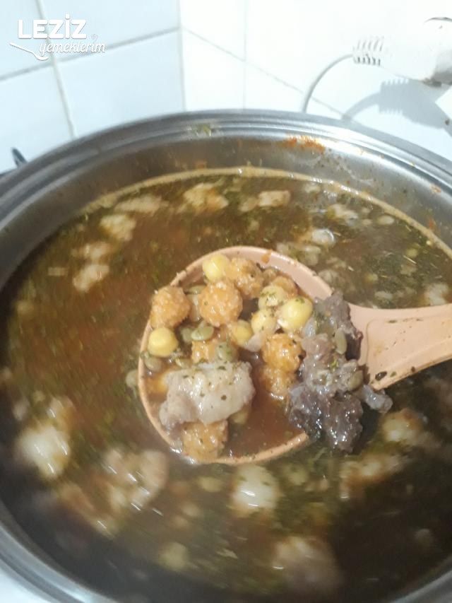 Ekşili Etli Topalak Çorbası