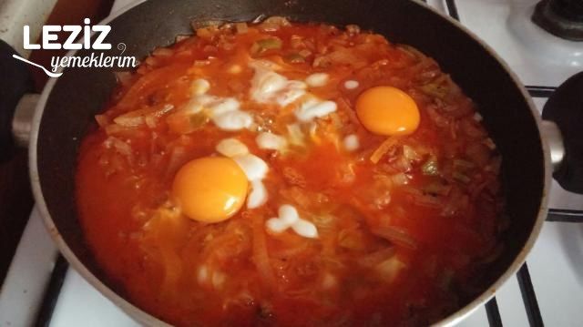 Kıymalı Yumurtalı Soğanlama