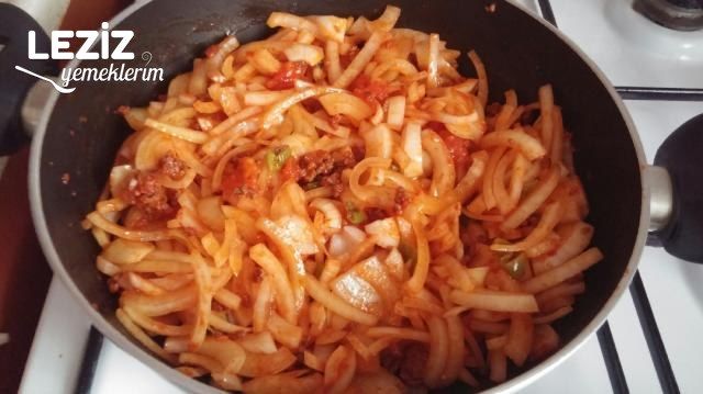 Kıymalı Yumurtalı Soğanlama