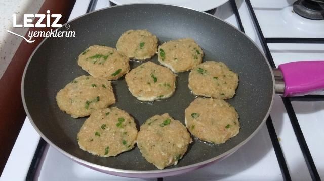 Tavuk Köftesi Tarifi (Enfes Lezzetli)