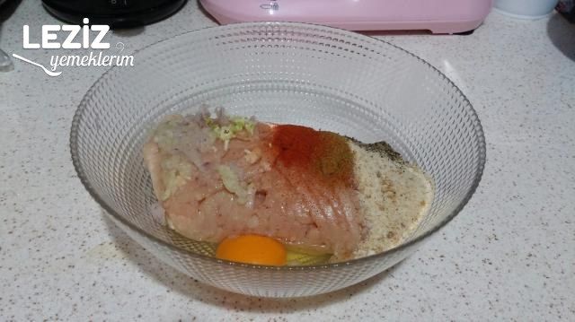 Tavuk Köftesi Tarifi (Enfes Lezzetli)