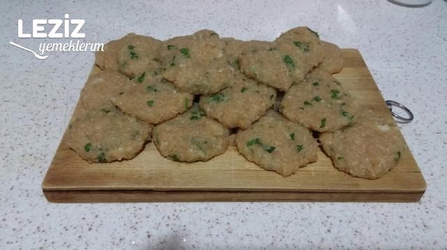 Tavuk Köftesi Tarifi (Enfes Lezzetli)
