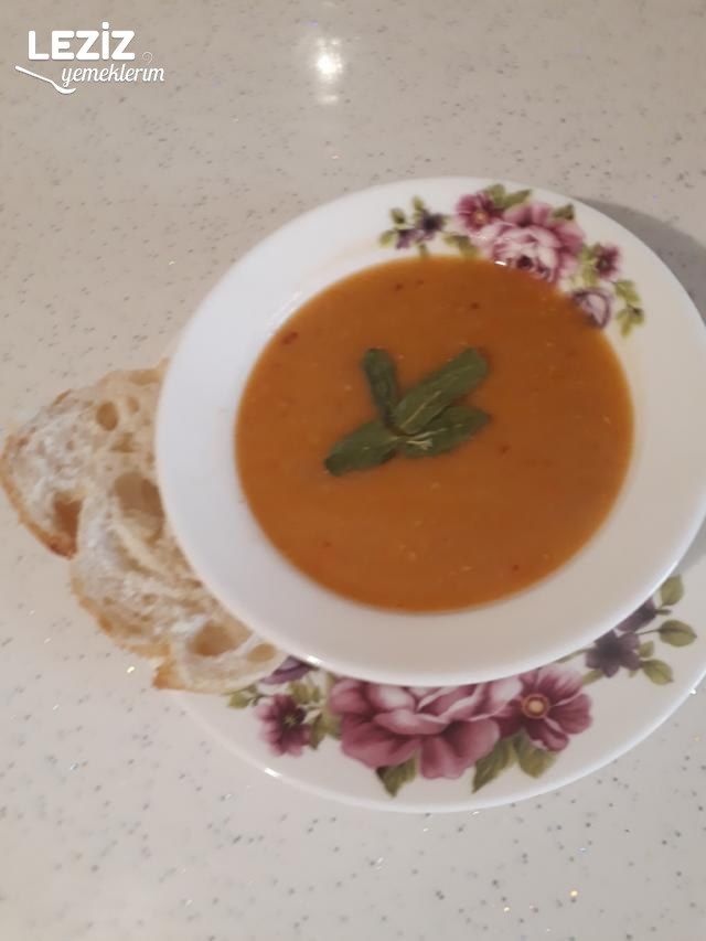 Et Suyu Tadında Mercimek Çorbası