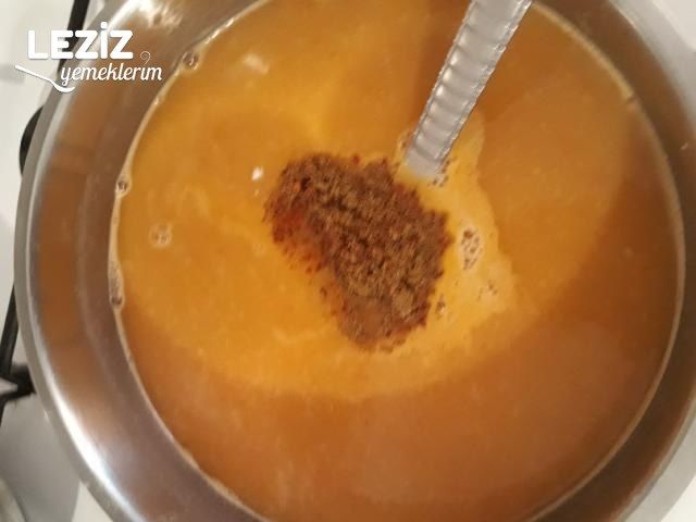 Et Suyu Tadında Mercimek Çorbası