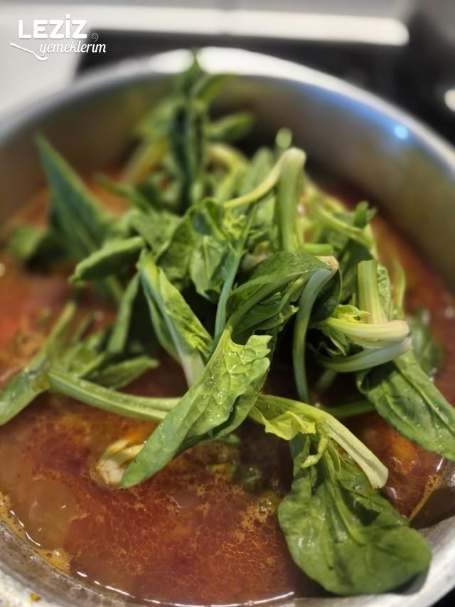 Ispanak Kökü Çorbası