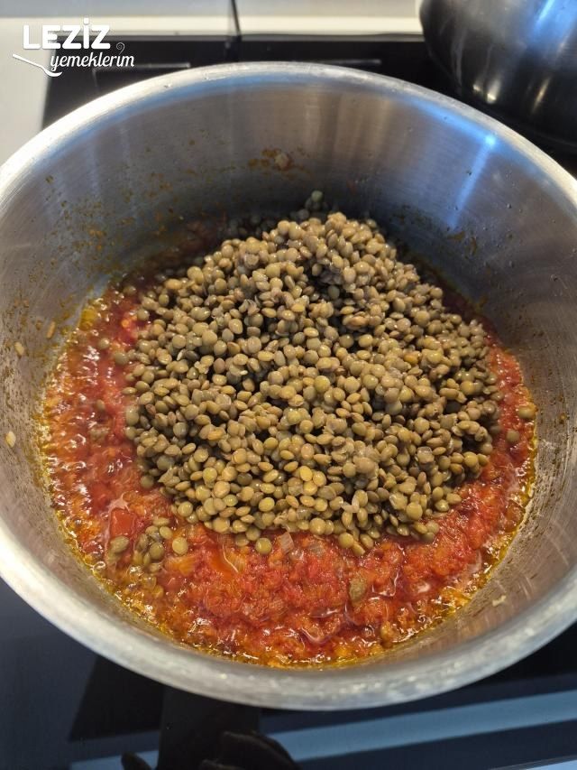 Ispanak Kökü Çorbası