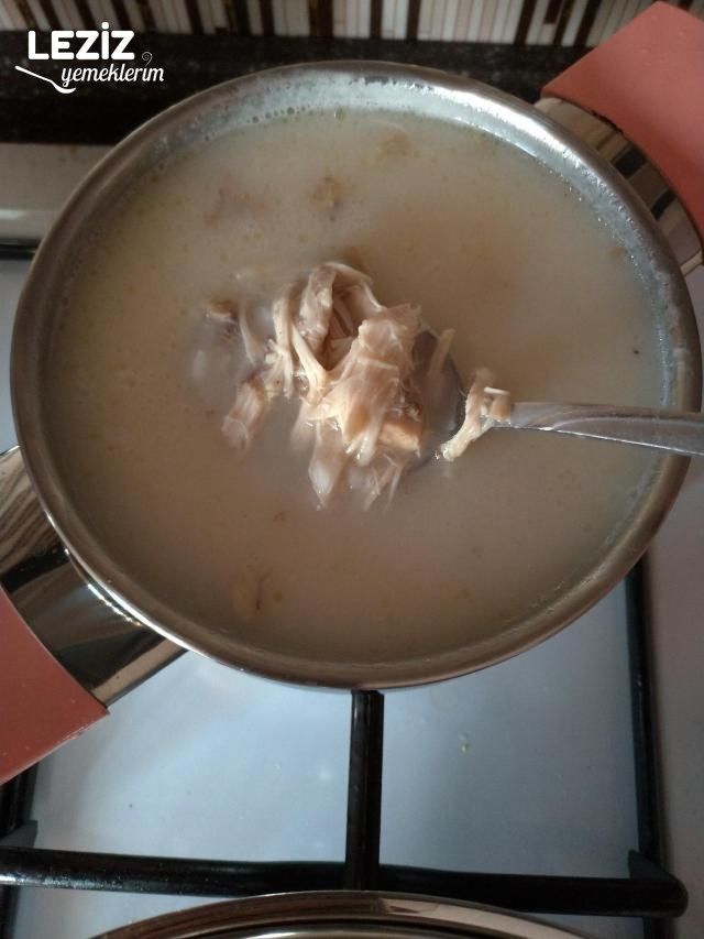 Pirinçli Tavuk Suyu Çorbası