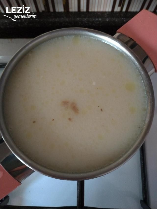 Pirinçli Tavuk Suyu Çorbası