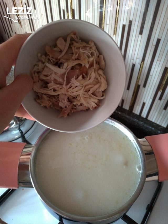 Pirinçli Tavuk Suyu Çorbası
