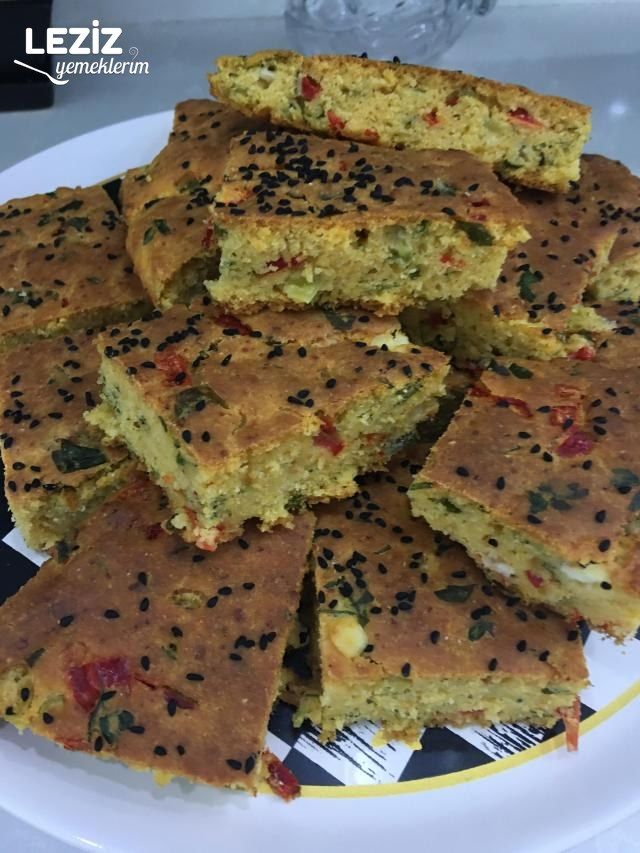 Beyaz Peynirli Biberli Mısır Ekmeği