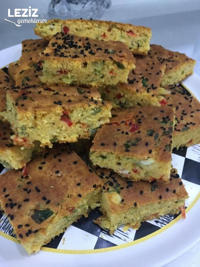 Beyaz Peynirli Biberli Mısır Ekmeği