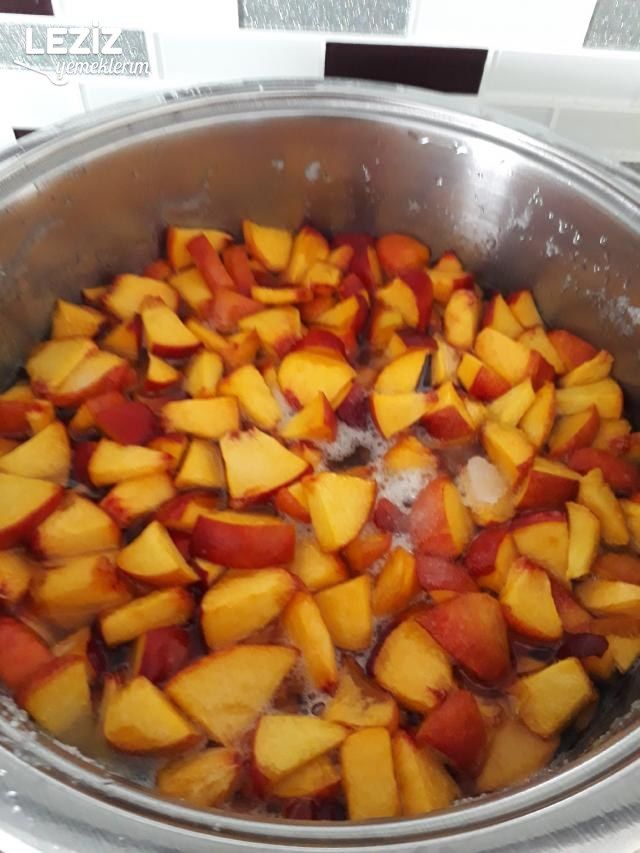 Ev Yapımı Şeftali Reçeli