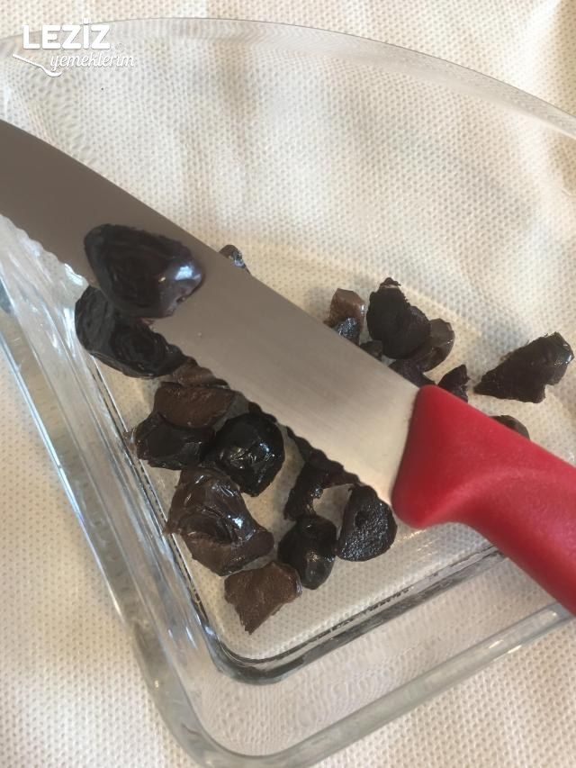 Beyaz Peynirli Ve Zeytinli Muffin