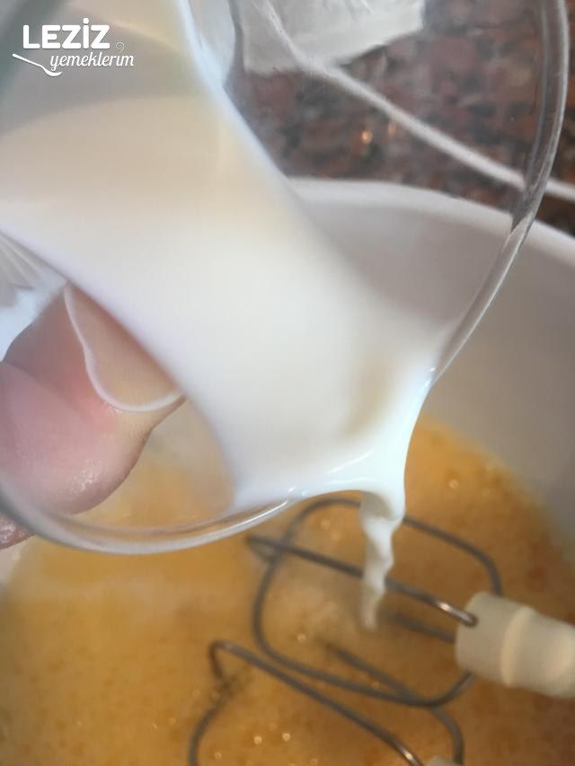 Beyaz Peynirli Ve Zeytinli Muffin